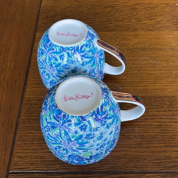 Set of 2 Lilly Pulitzer Mugs - Picture 8 of 8